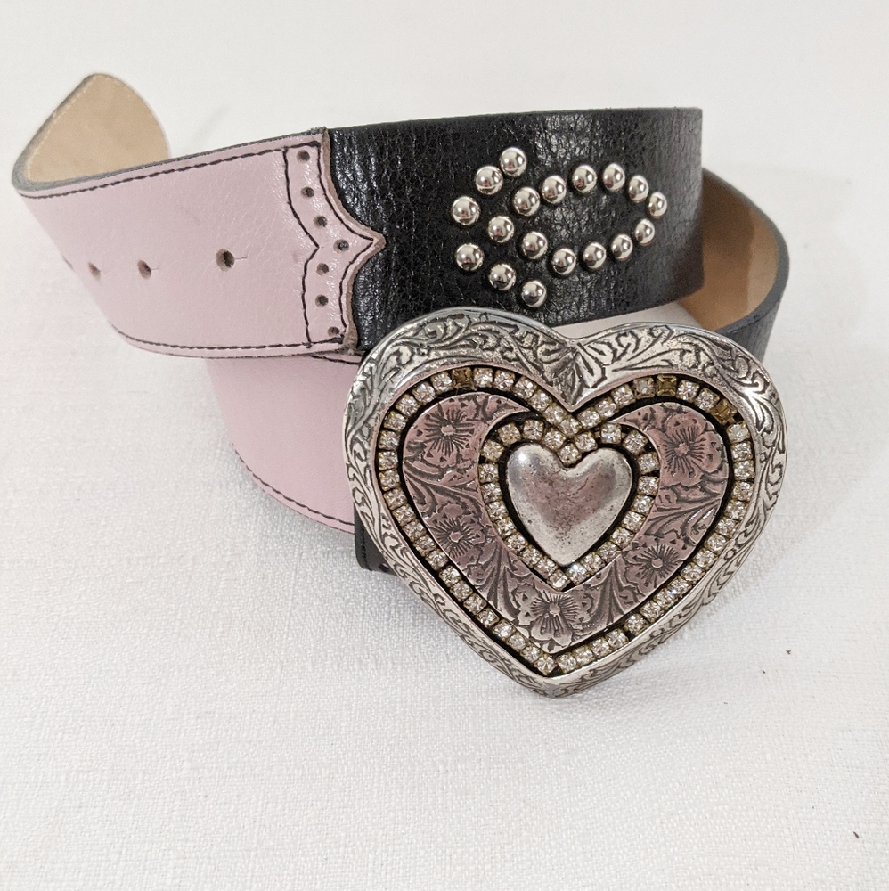 Street ahead black and pink belt heart buckle